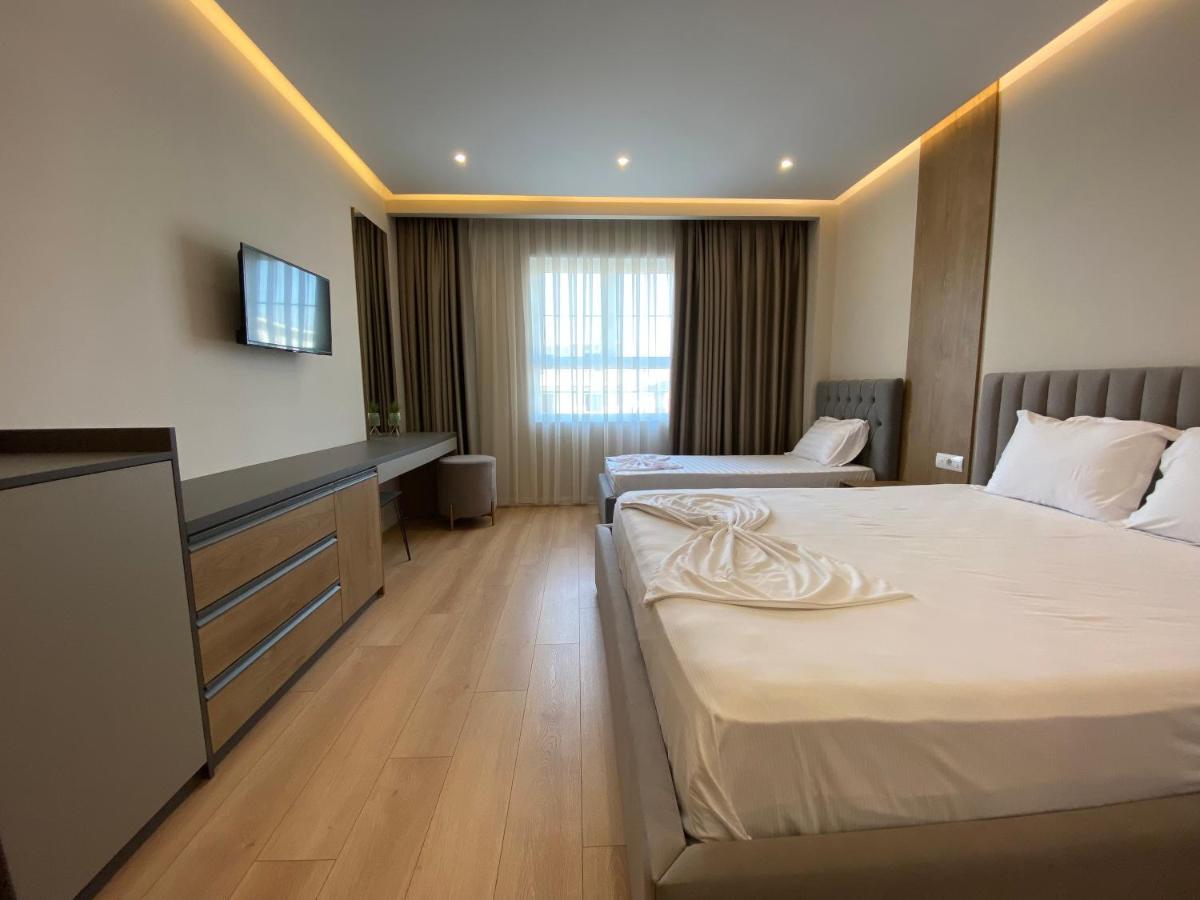 Hotel Colis Tirana Exterior photo