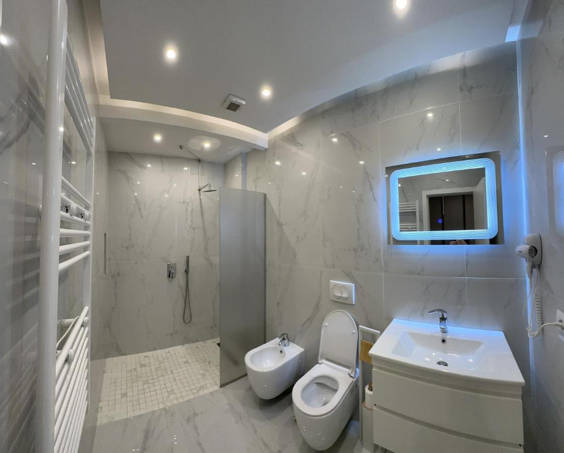 Hotel Colis Tirana Exterior photo