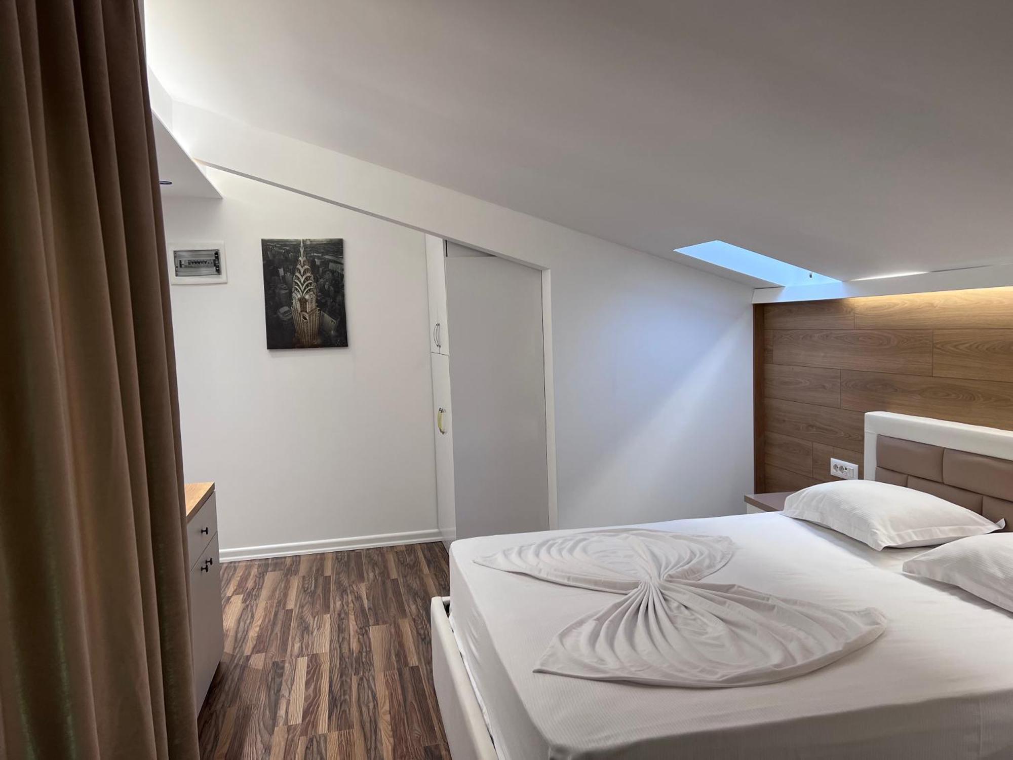Hotel Colis Tirana Exterior photo
