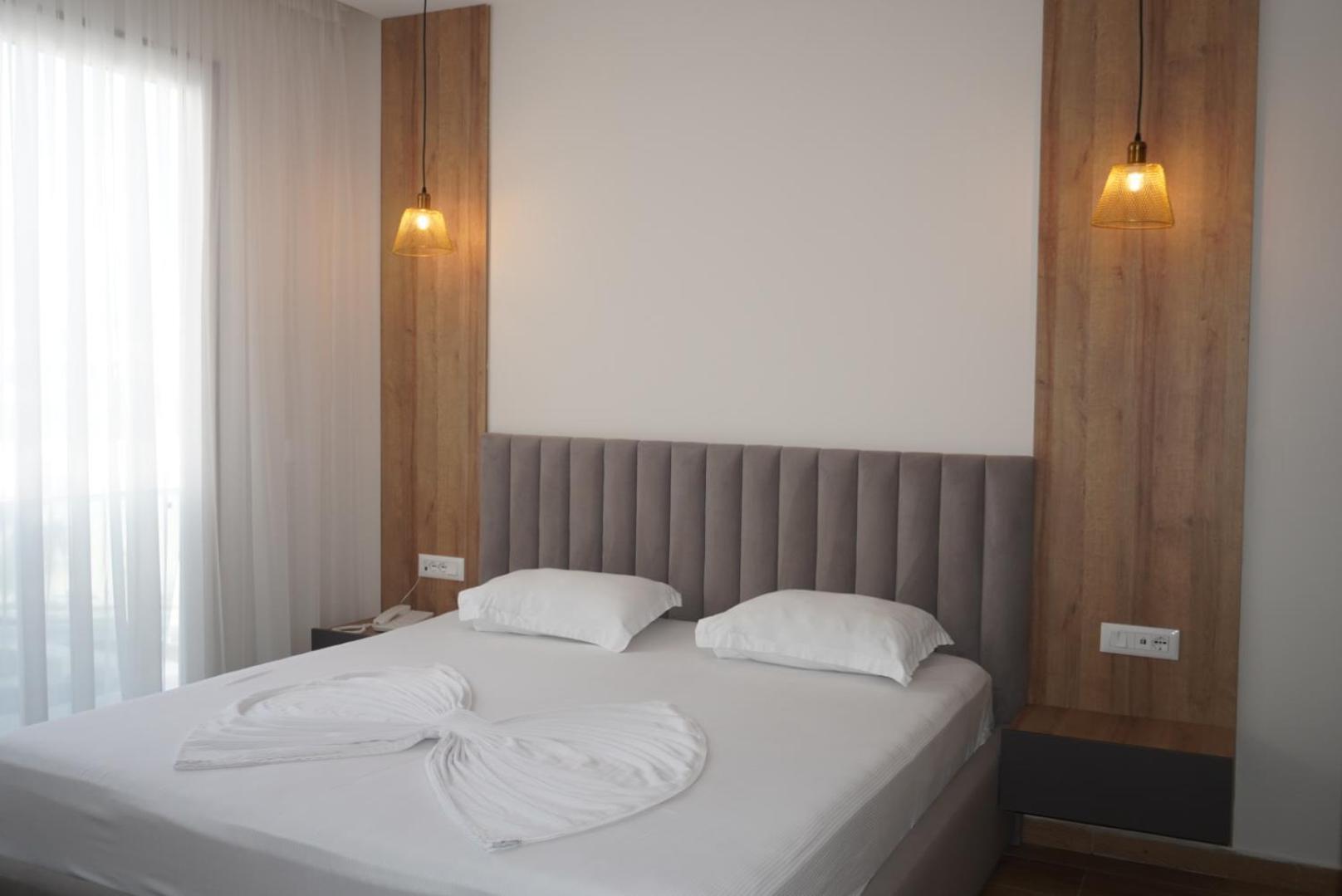 Hotel Colis Tirana Exterior photo