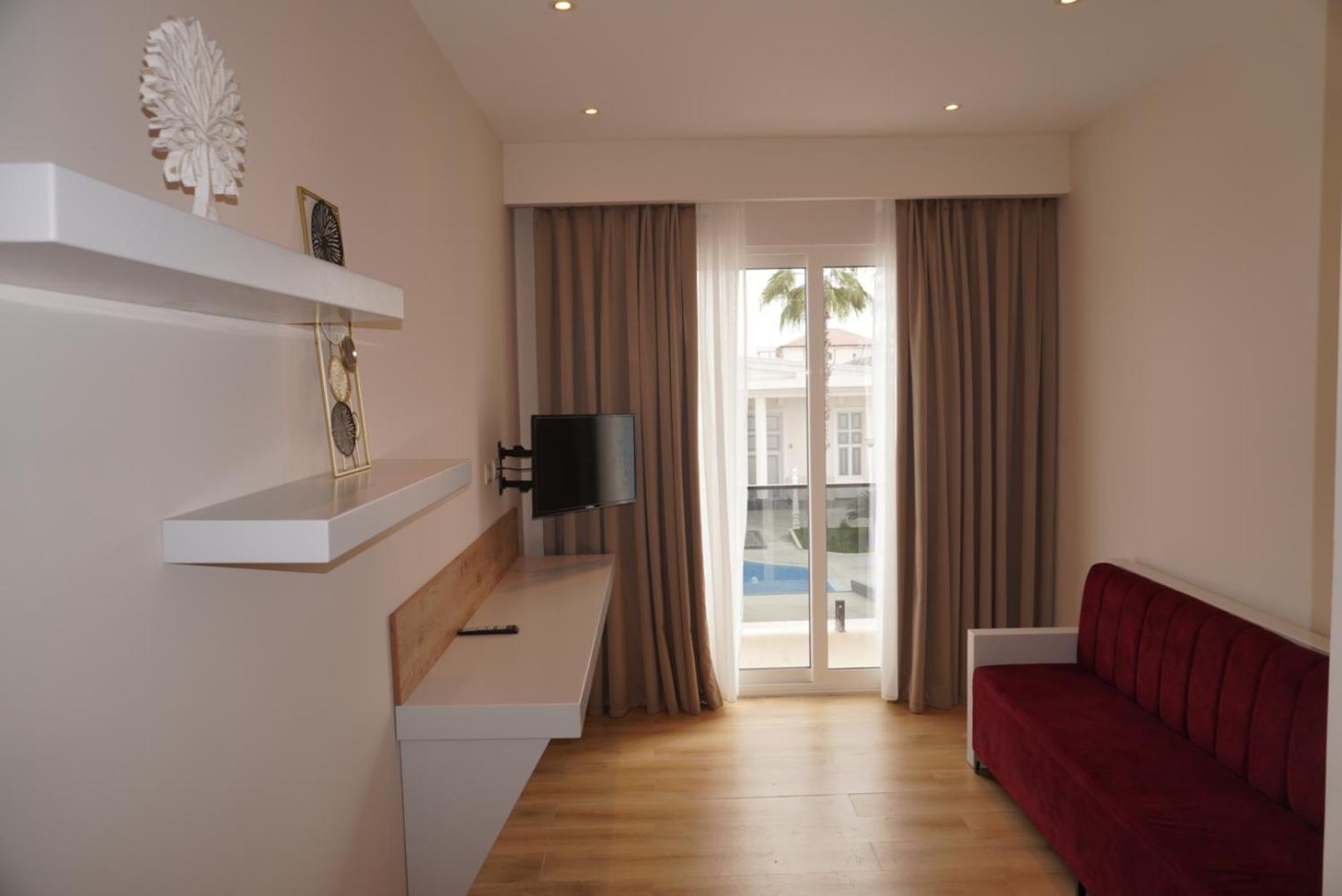 Hotel Colis Tirana Exterior photo